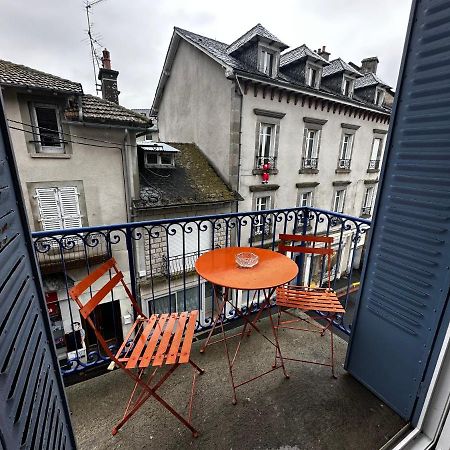 Belle Maison De Ville Au Coeur Du Village De Montagne Vic-sur-Cère Esterno foto